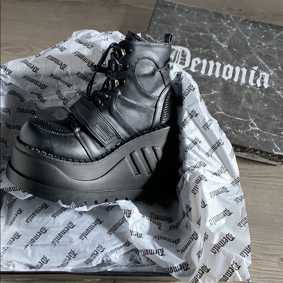 Stomp13 - Picture 2 of 14